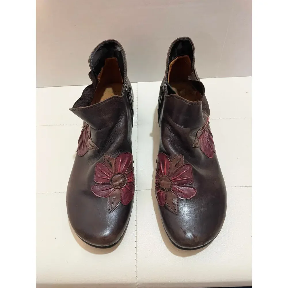 Regarde le Ciel Brown Leather Floral Applique Ankle Boots Size 40